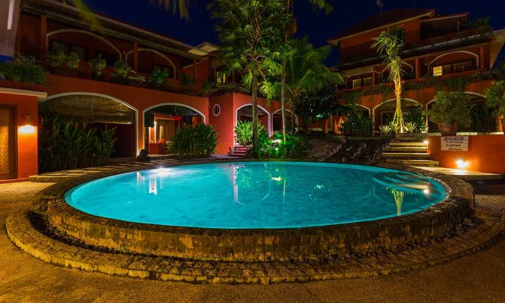 Why Use Outdoor Pool Lighting
