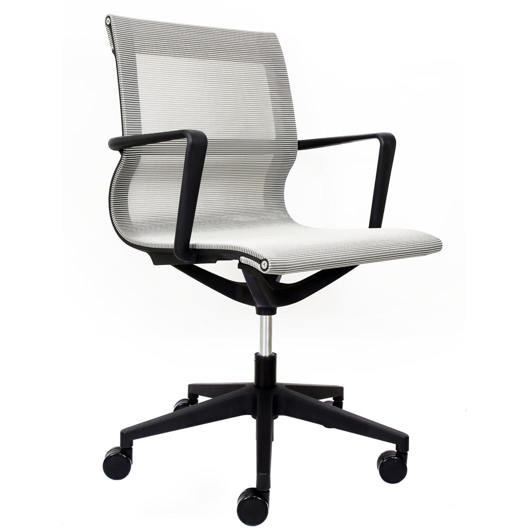 Nova Mesh Mid-Back Executive Chair - Image 3